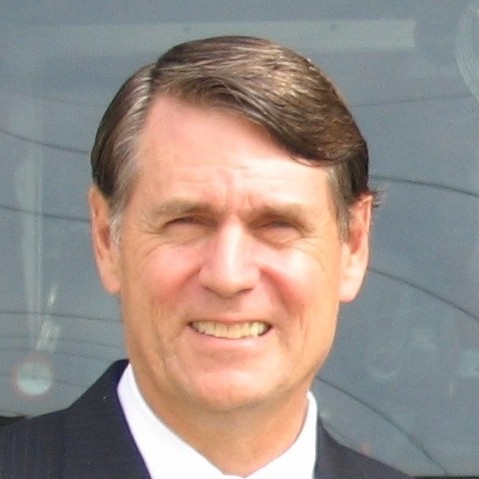 Headshot of Lawrence Bennett, Esq.